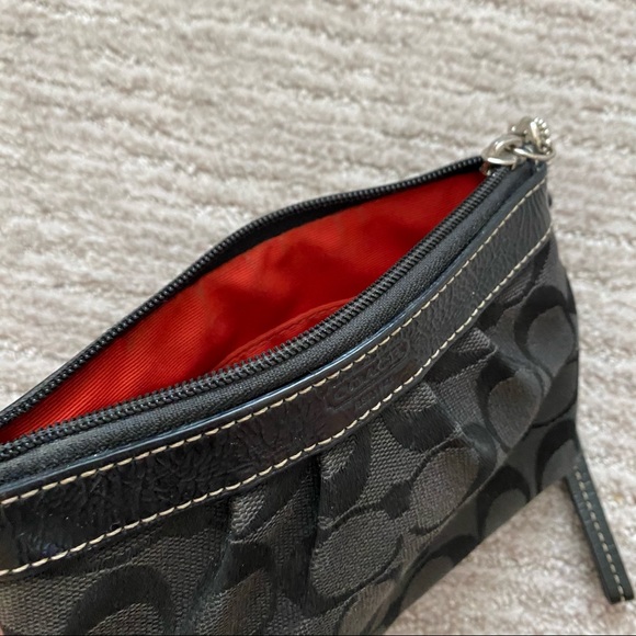 Vintage Coach Wristlet - Picture 4 of 4
